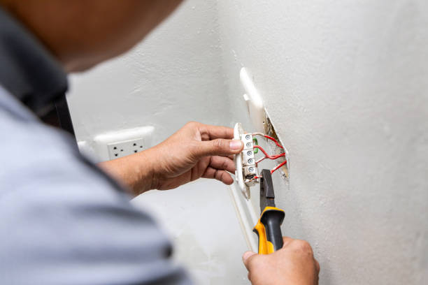 Best Electrical Outlet Repair  in Lakewood, OH